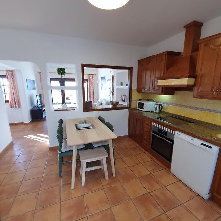 2 Bedroom Villa 'The Bungalow' With Private Heated Pool. Puerto del Carmen (Lanzarote) Exterior foto