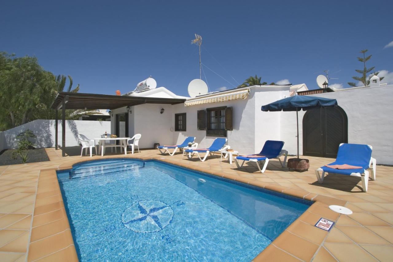 2 Bedroom Villa 'The Bungalow' With Private Heated Pool. Puerto del Carmen (Lanzarote) Exterior foto