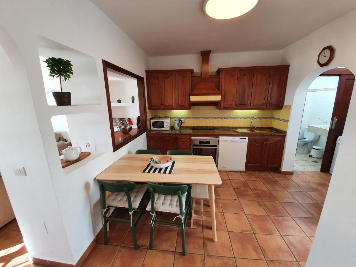 2 Bedroom Villa 'The Bungalow' With Private Heated Pool. Puerto del Carmen (Lanzarote) Exterior foto